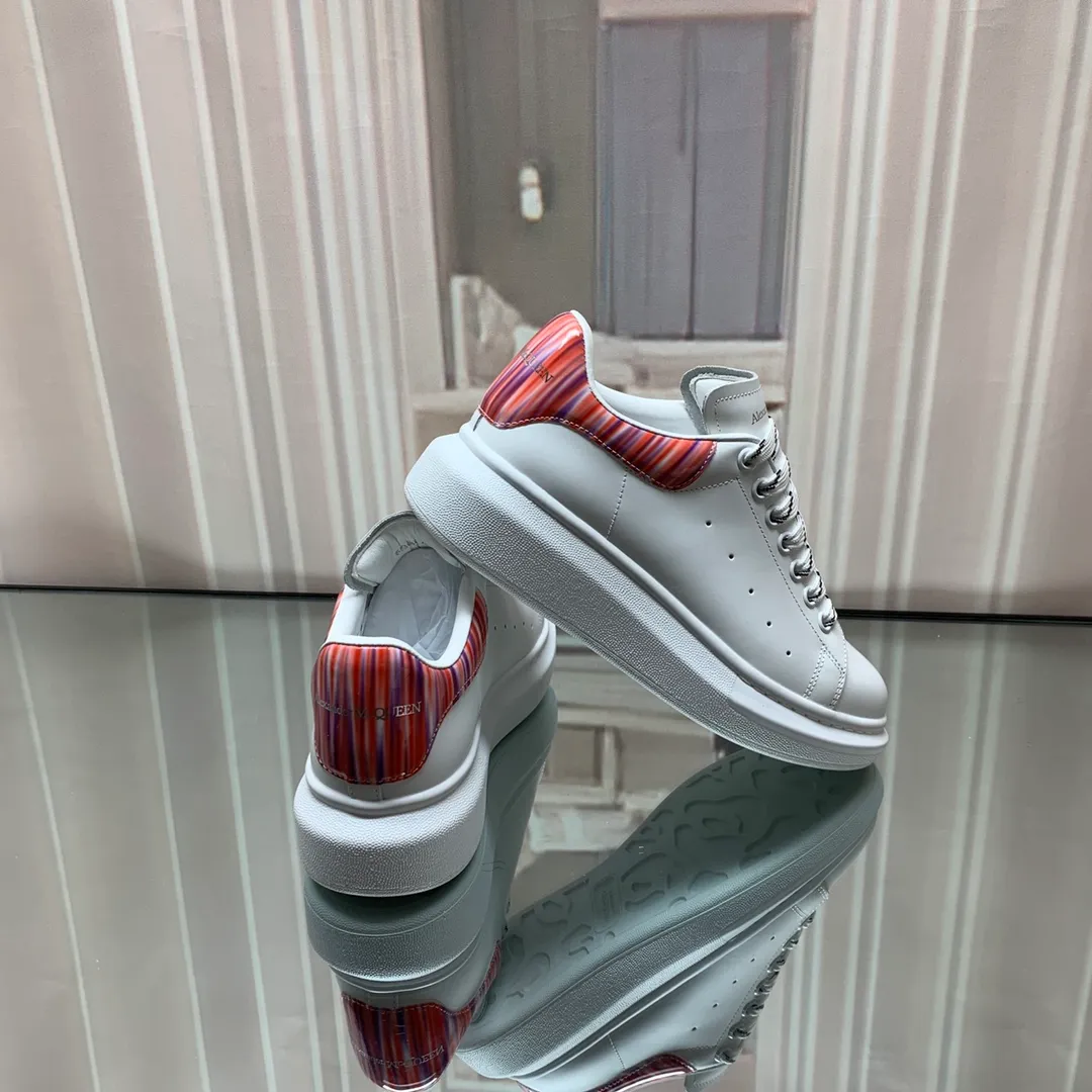 👟👟Ex-factory price 560👟👟 Professional McQueen factory. Top version. Couple style Alexander McQUEEN high version has been upgraded to the highest quality again✅ 💪McQueen Spring, Summer, Autumn and Winter top version Purchasing level✅ Recruiting national online and offline agents to join🤝 🏆Fabric: Original materials imported from Italy. Texture, water-resistant and non-discoloring 🏆Inner lining: ️A-grade Italian imported lining resistant to dirt, sweat-absorbent, breathable and comfortable 🏆Foot pads: top-grade imported Italian super-soft cowhide leather 🏆Outsole: PU+counter 1:1 🏆Shoe box: original white box. Plus white flip cover for double-layer protection. Cloth bag. Handbag. Certificate of 1:1 mold opening, 4-piece set. Delivered with a pair of shoelaces. 🖕🏿🖕🏿🖕🏿 You can choose any pair of shoelaces in any color of our factory 🏆Code number: women's 34-41. men's 38-46 🏆Special remarks (women's code 34.40.41, men's code 38.45.46 is customized, no returns or exchanges) Win-win cooperation 🤝